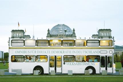 OMNIBUS vor dem deutschen Bundestag